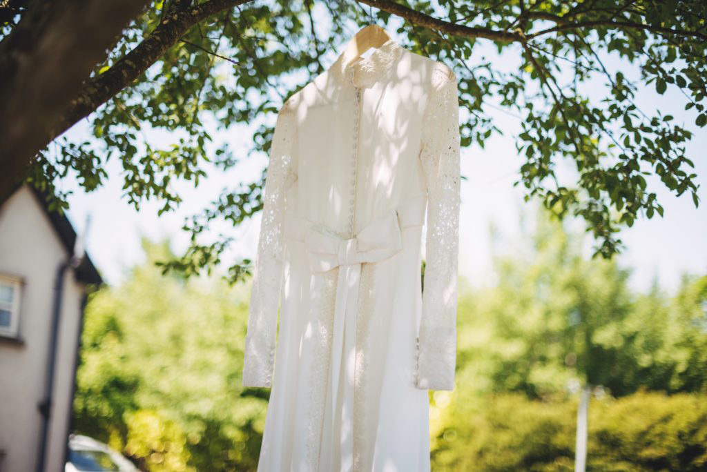 exquisite-ie-my-mothers-dress-aisling-o-loughlin-slide-1